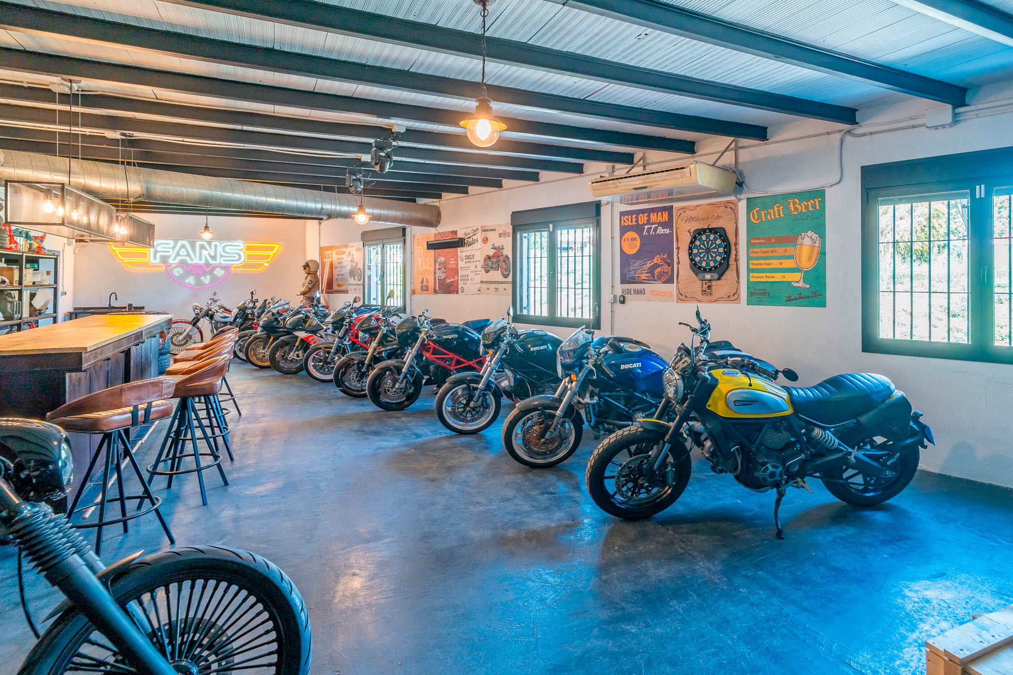 FANS CAVE